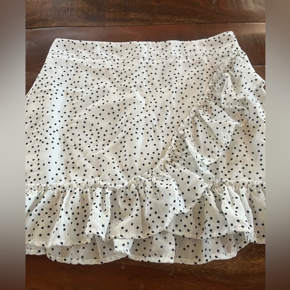 SHEIN Asymmetrical Polka Dot Skirt - White and Black